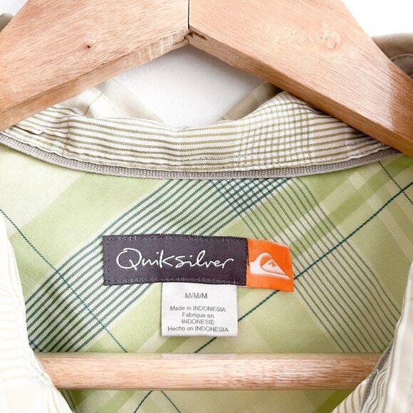 Quiksilver Men's Button Down Camp Shirt Casual Short Sleeve Green Plaid Medium - Picture 3 of 9
